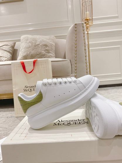 Sneakers & Shoes