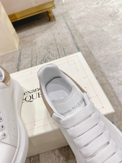 Sneakers & Shoes