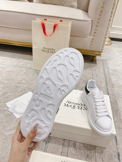 Sneakers & Shoes