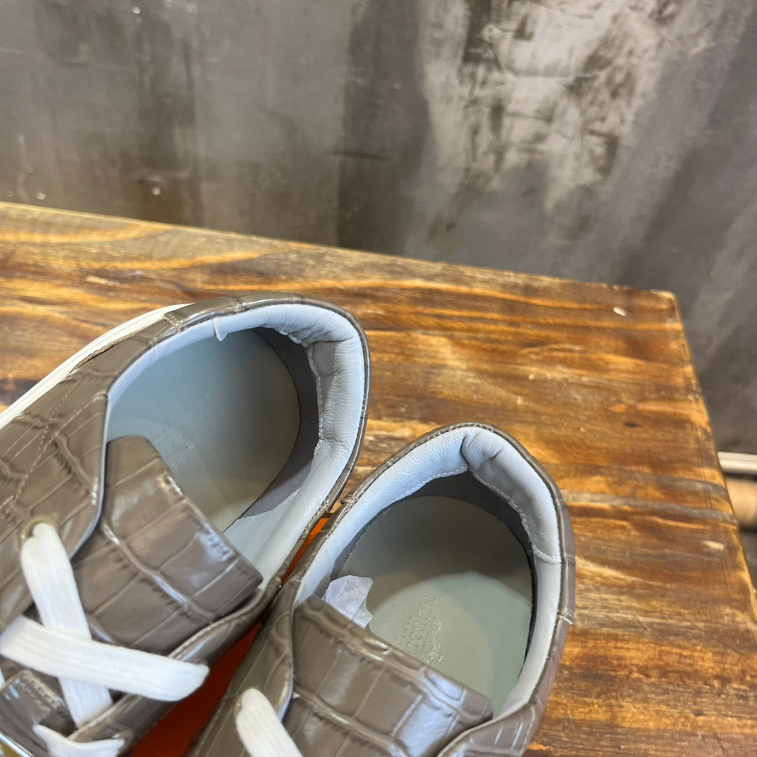 HERM Sneakers