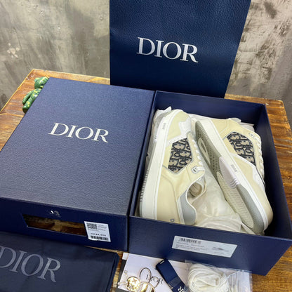 DIO Sneakers