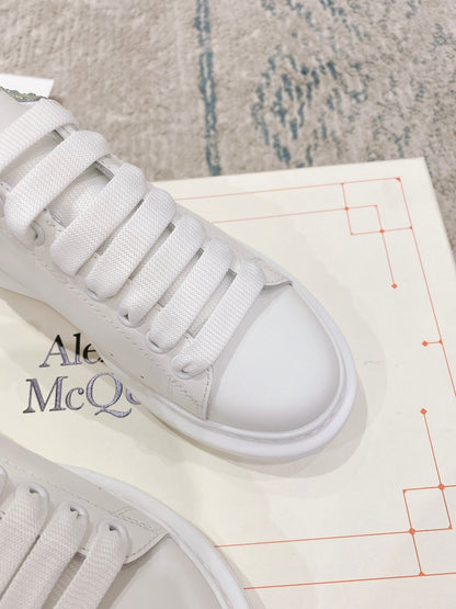 Sneakers & Shoes