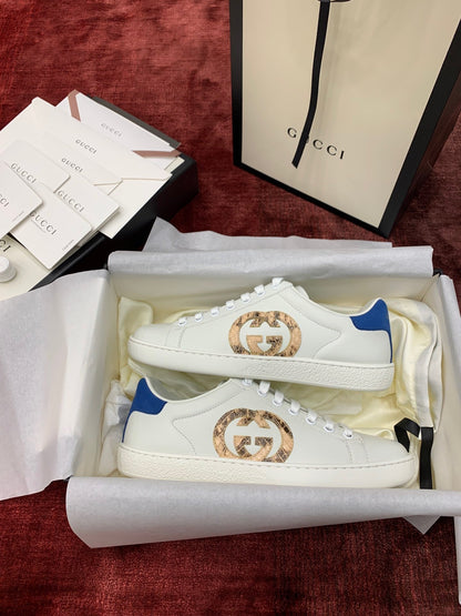 Sneakers & Shoes