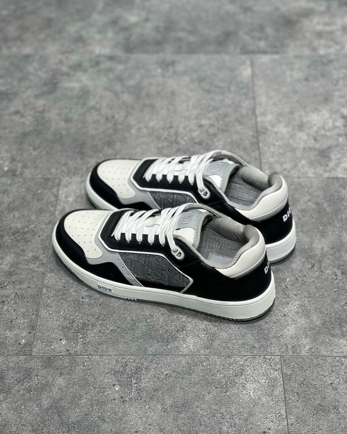 DIO Sneakers