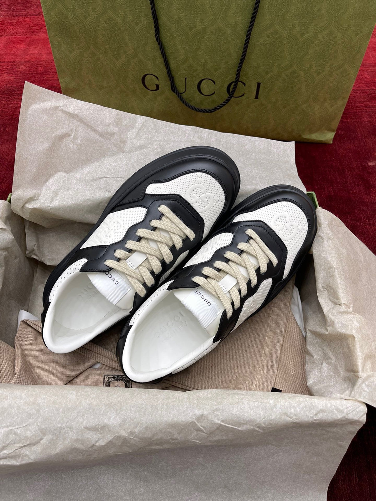 Sneakers & Shoes