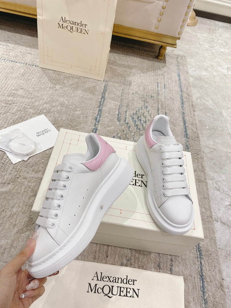 Sneakers & Shoes