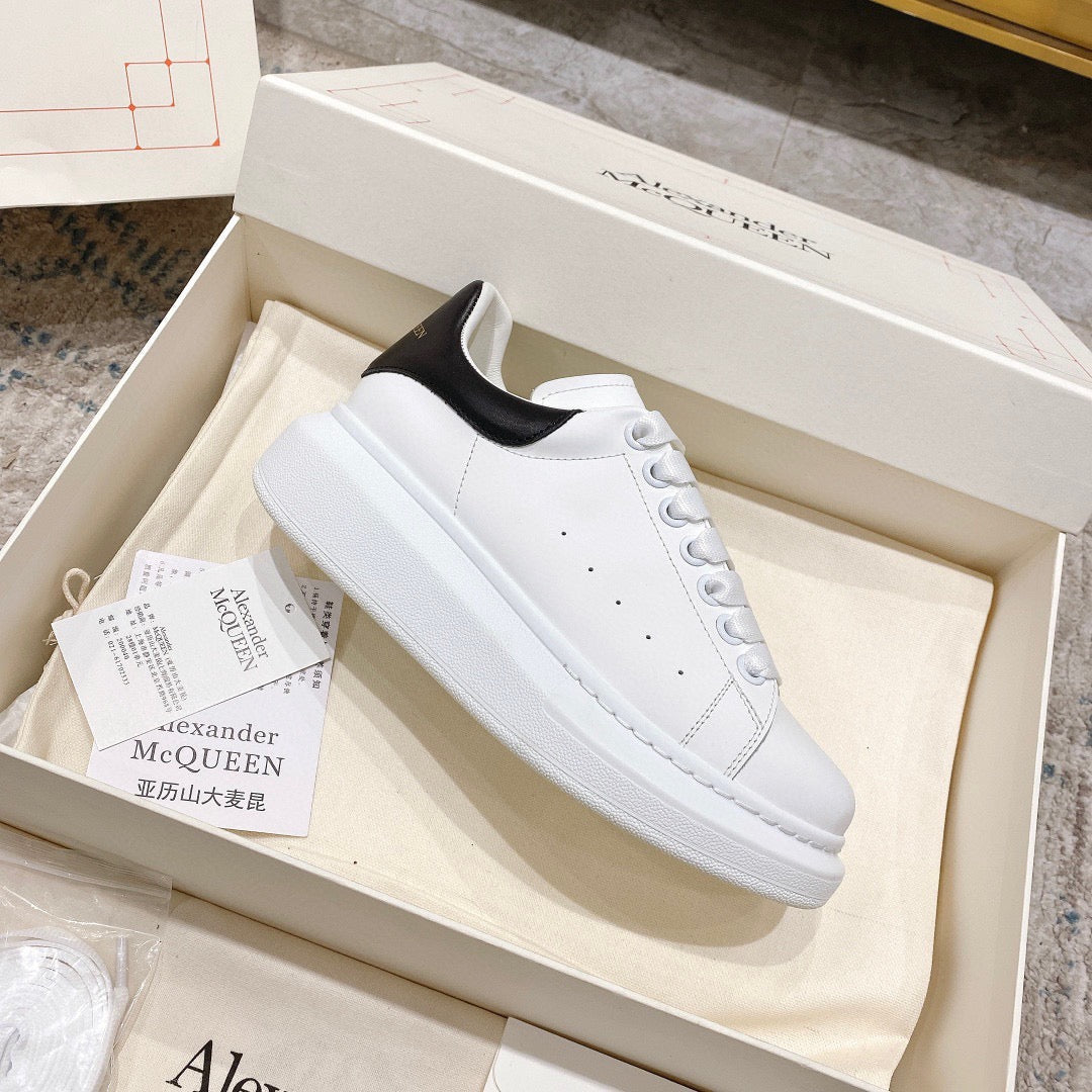 Sneakers & Shoes