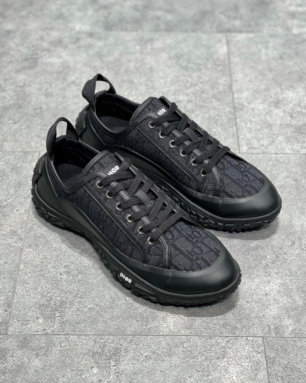 DIO Sneakers