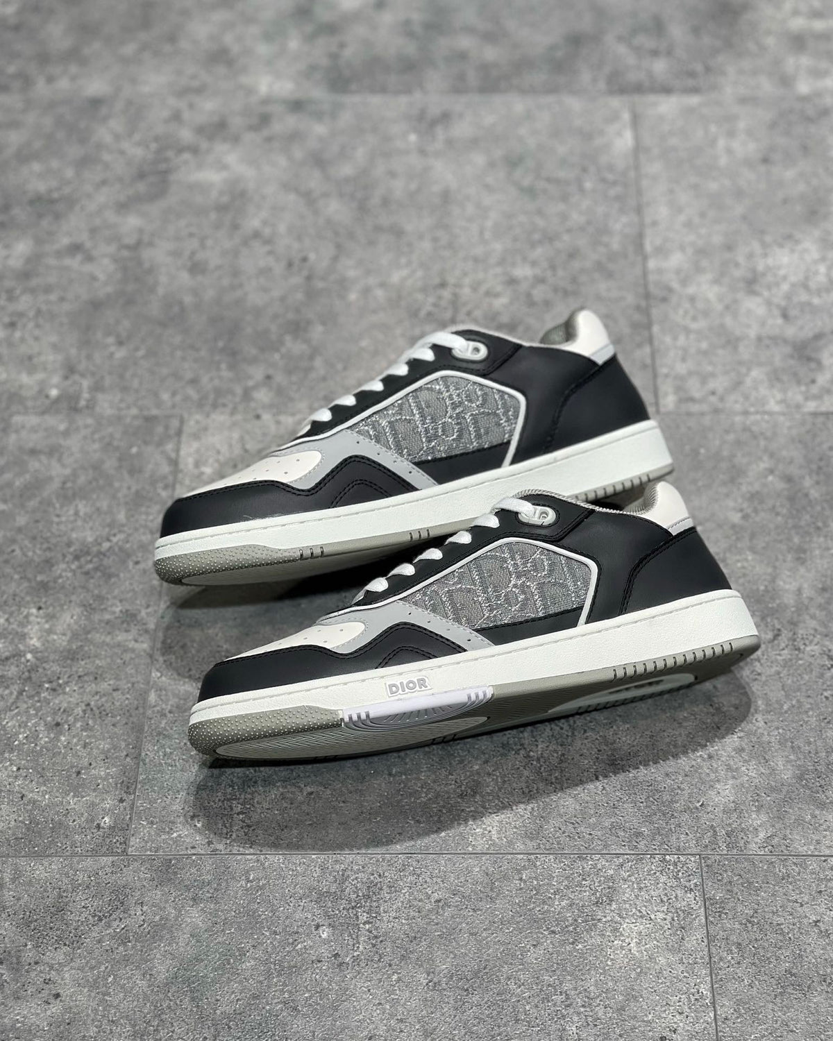 DIO Sneakers
