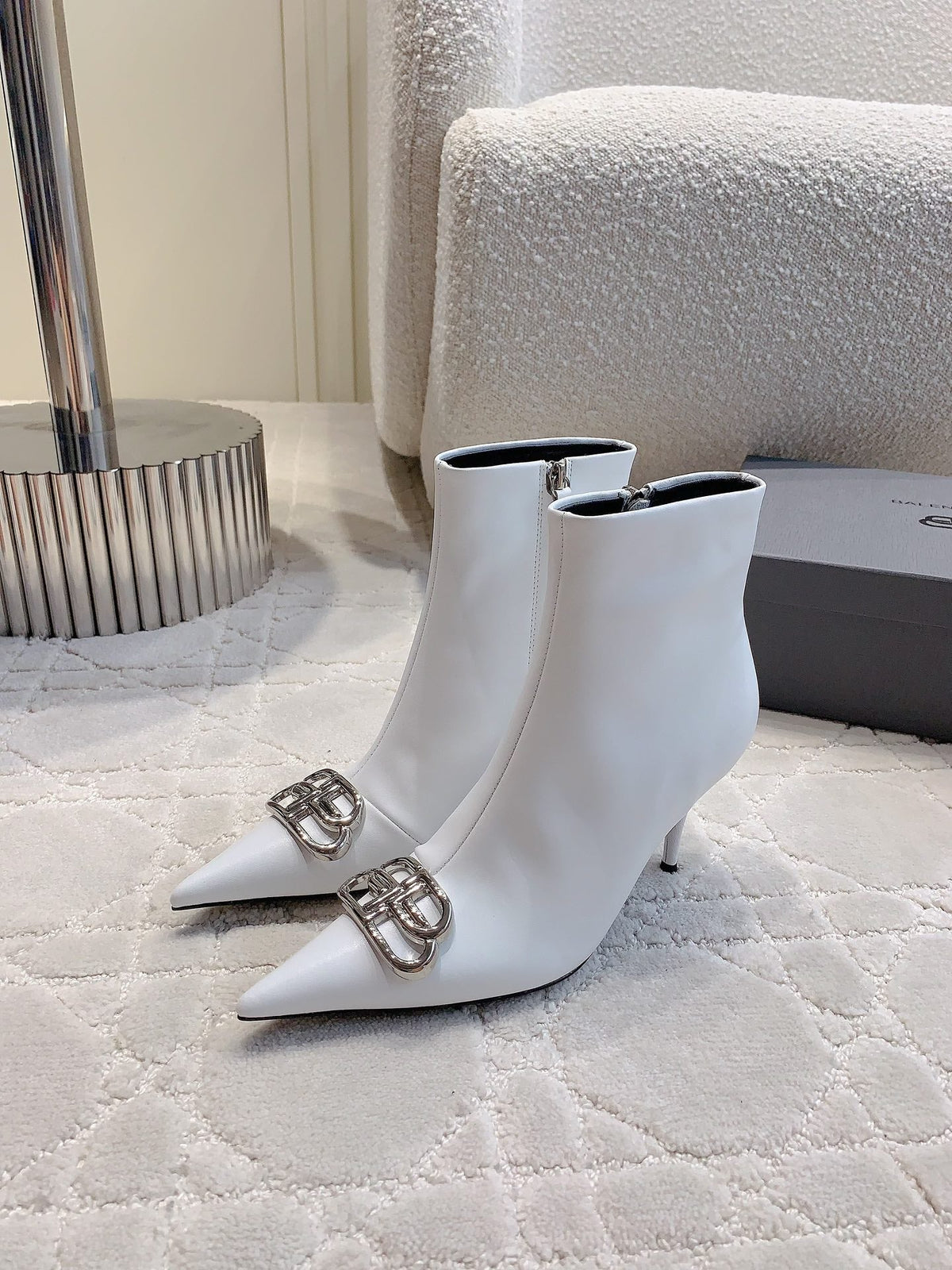 POINTED-TOE HIGH HEEL BOOTS IN WHITE SMOOTH LAMBSKIN