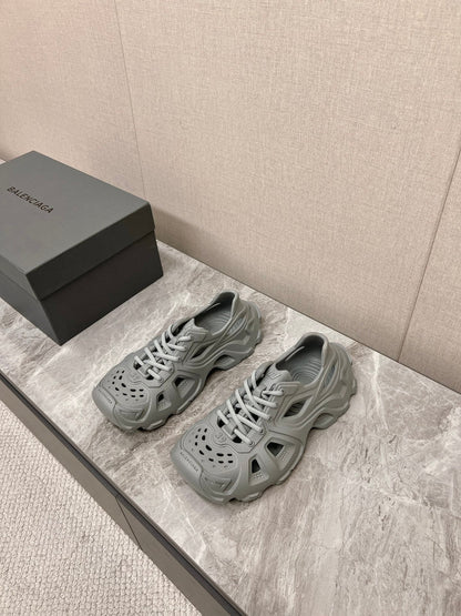SNEAKERS IN FRIAR GRAY RUBBER