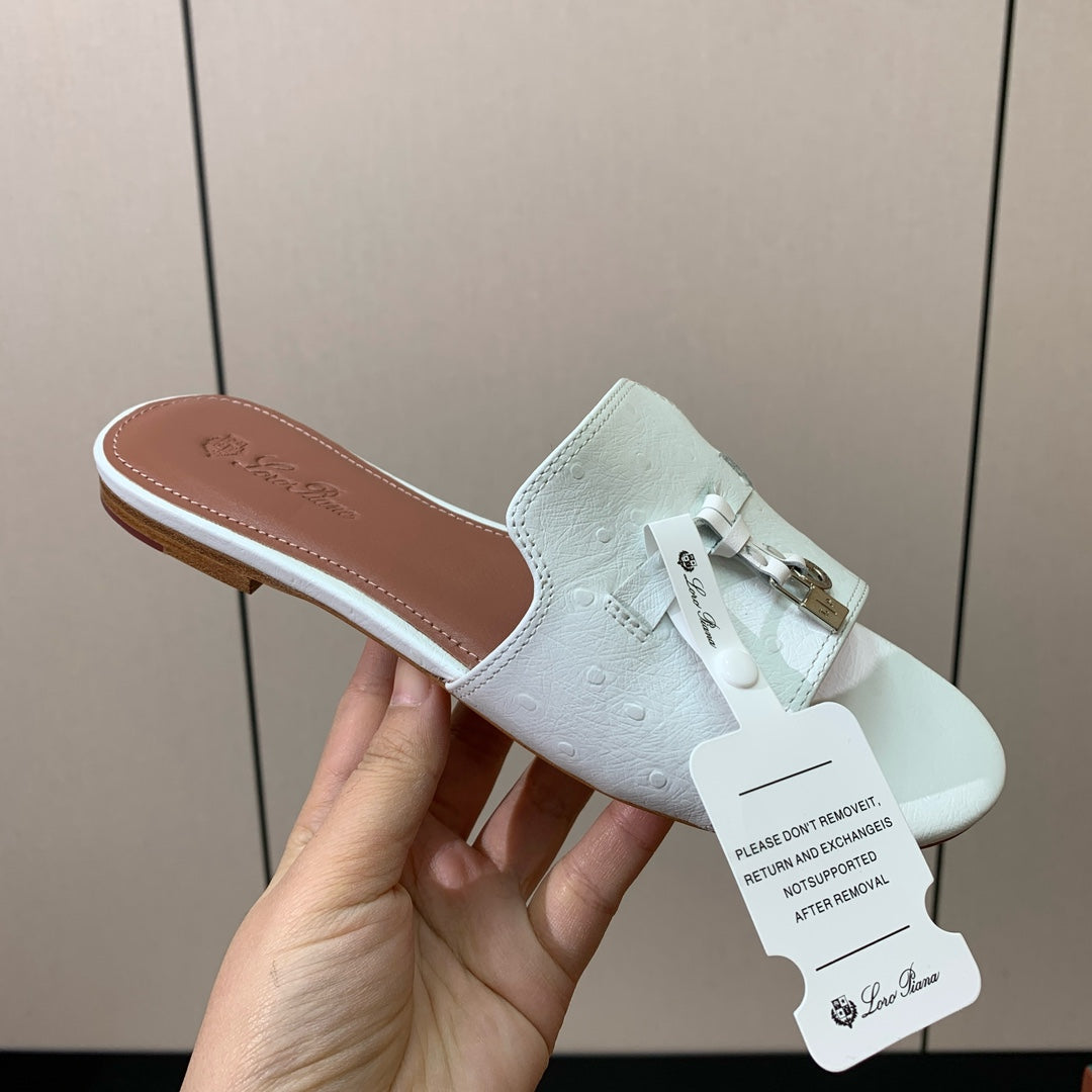 FLAT SLIPPERS IN WHITE LAMBSKIN OSTRICH SKIN