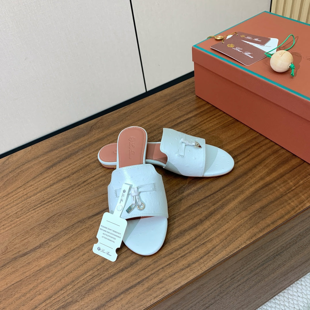 FLAT SLIPPERS IN WHITE LAMBSKIN OSTRICH SKIN