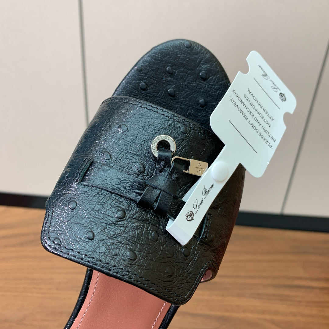 FLAT SLIPPERS IN BLACK LAMBSKIN OSTRICH SKIN