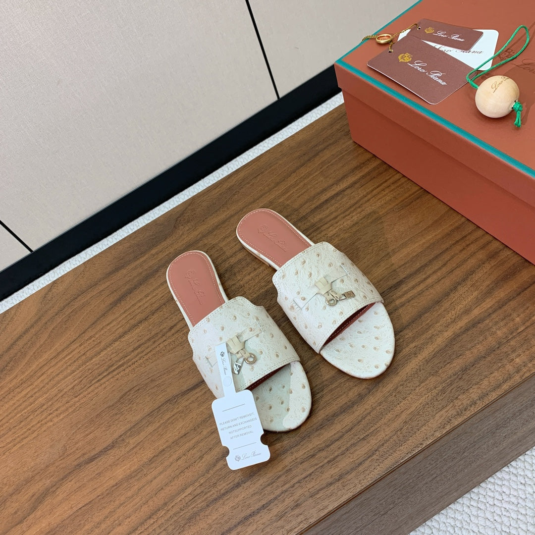 FLAT SLIPPERS IN CREAM WHITE LAMBSKIN OSTRICH SKIN