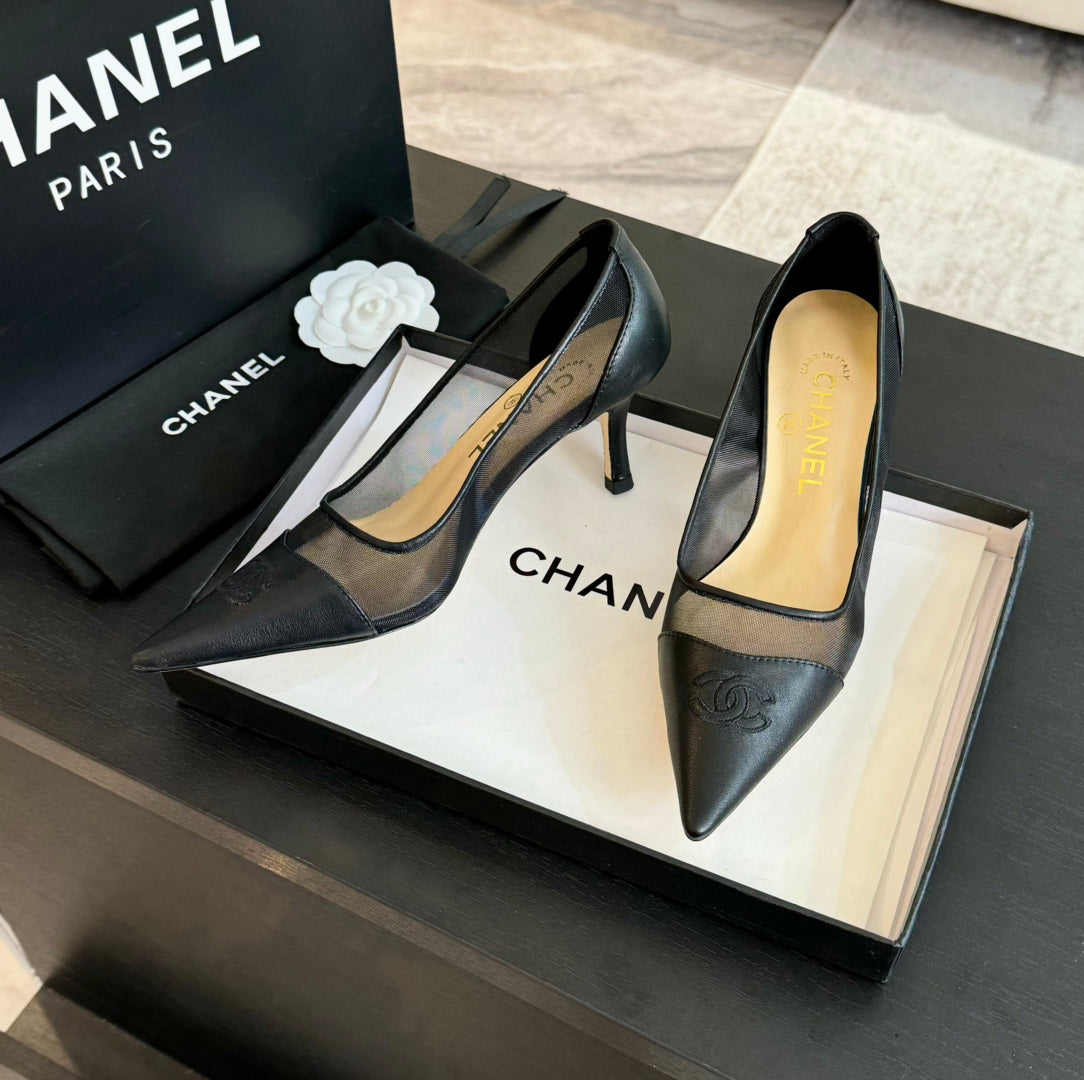 MESH LOGO HEELS IN BLACK LAMBSKIN
