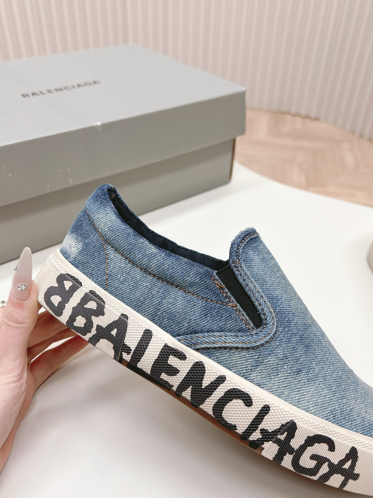 SLIP-ON SNEAKERS GRAFFITI IN LIGHT BLUE DENIM