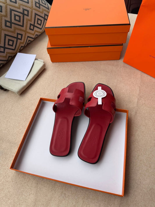 0RAN SANDALS IN JAM RED CALFSKIN