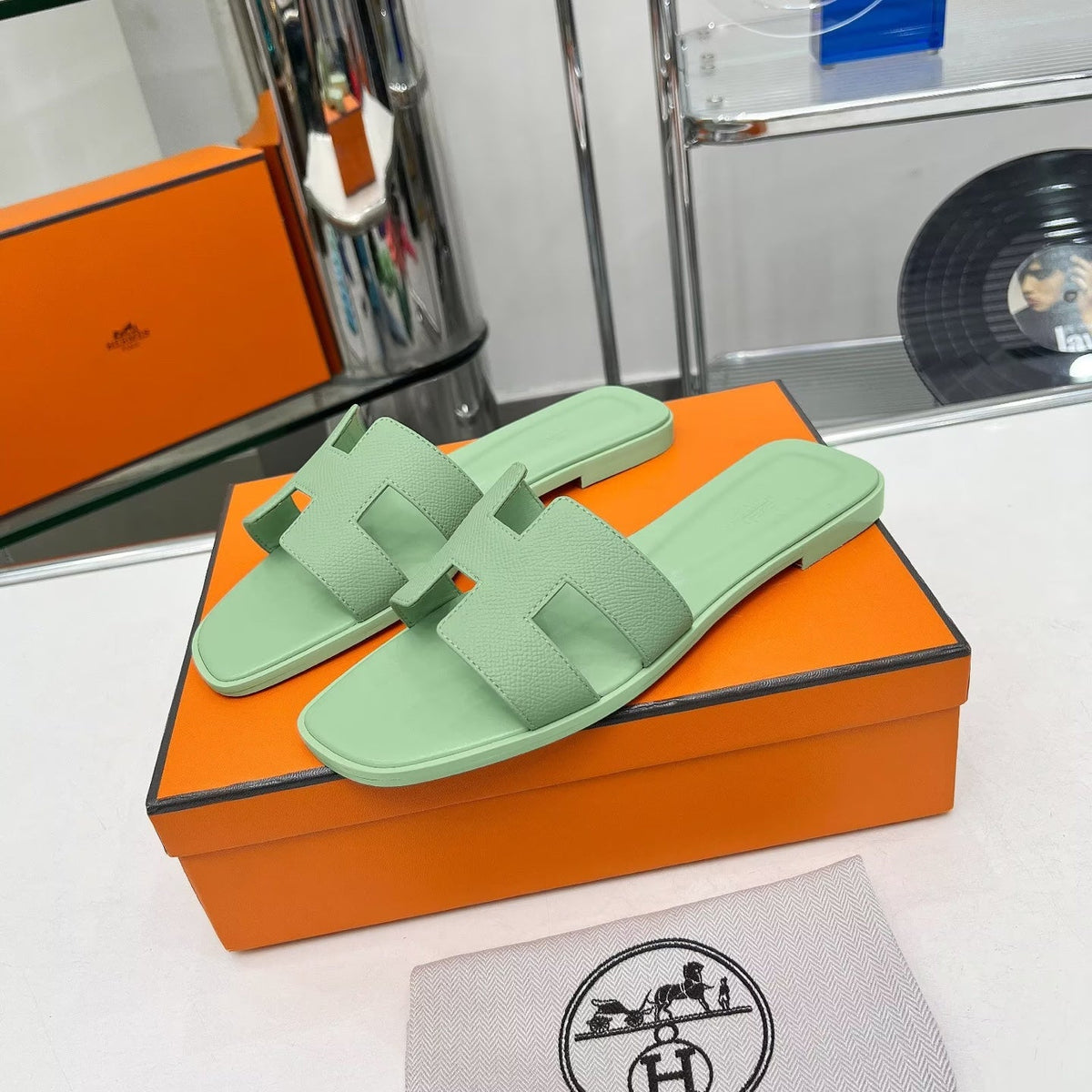 0RAN SANDALS IN GREEN PASTEL CALFSKIN