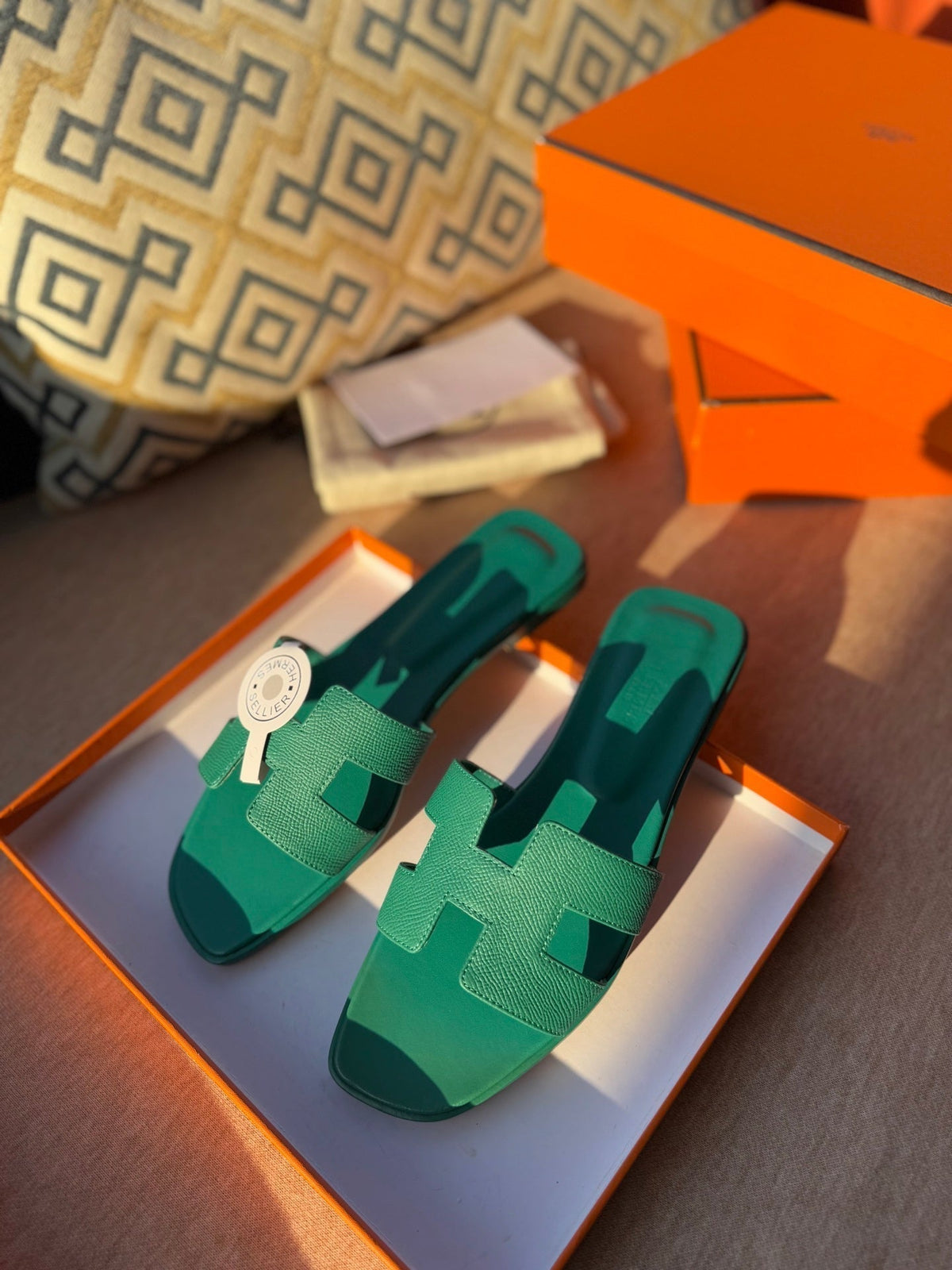 0RAN SANDALS IN PERSIAN GREEN CALFSKIN