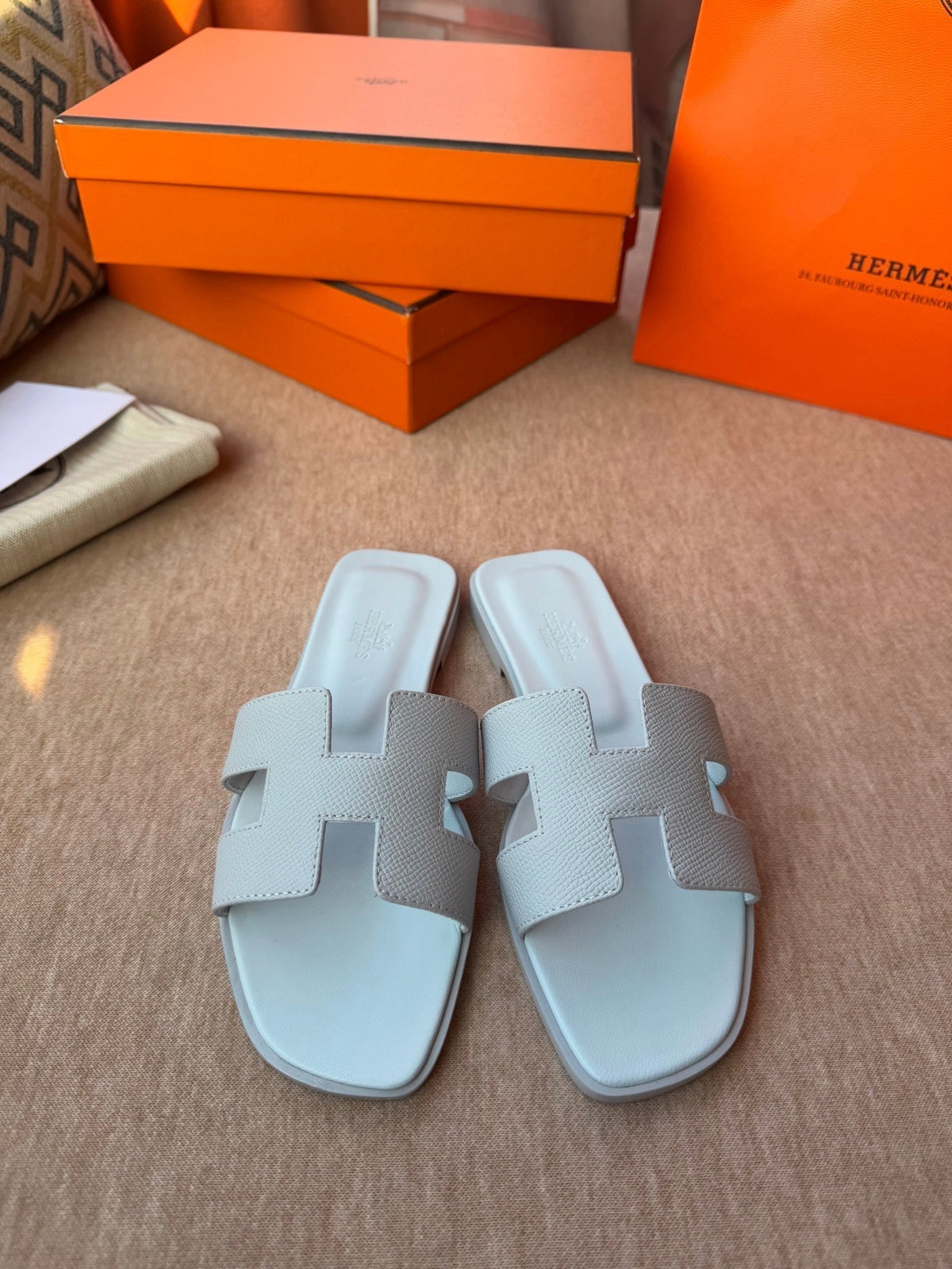 0RAN SANDALS IN ICE BLUE CALFSKIN