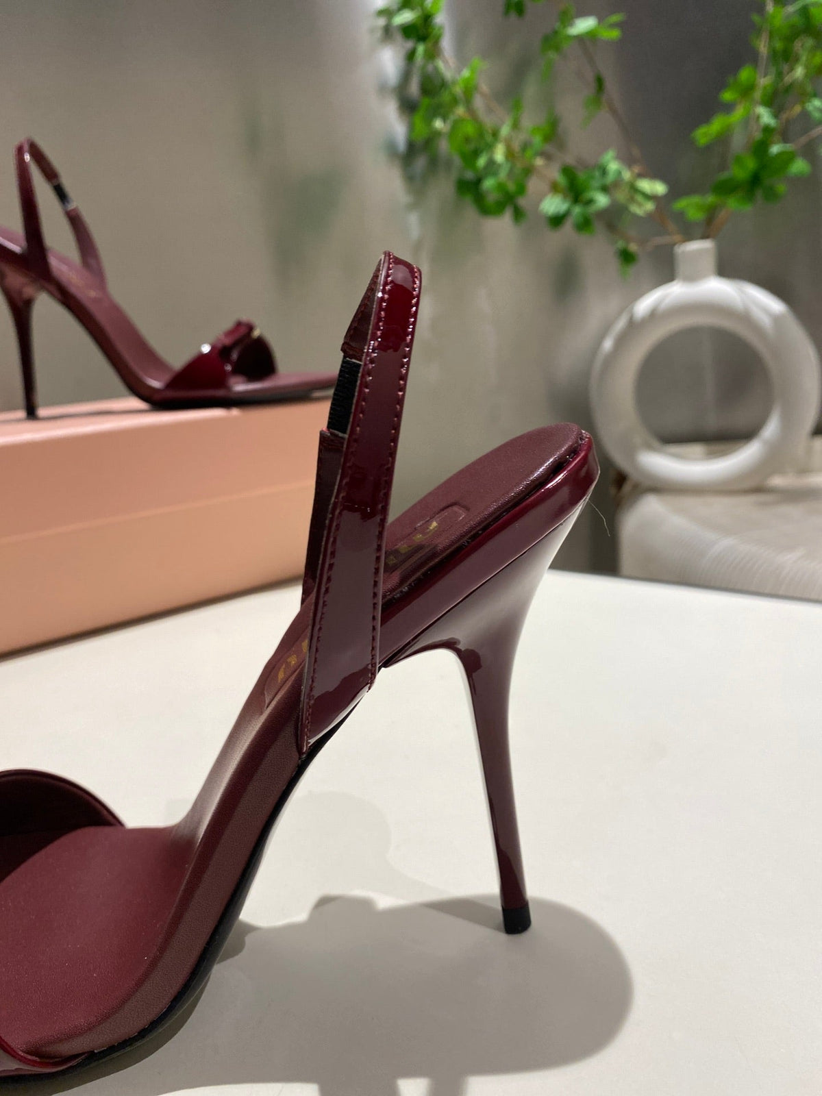 TWO STRAP HIGH HEELED SANDALS IN WINE RED GLOSSY SHEEPSKIN