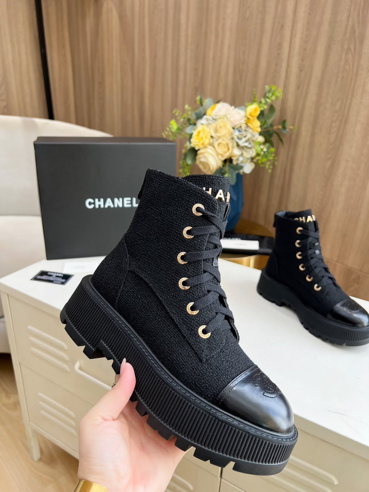 SHORT BOOTS IN BLACK TWEED AND CALFSKIN