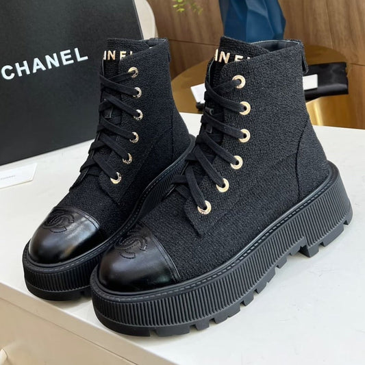 SHORT BOOTS IN BLACK TWEED AND CALFSKIN