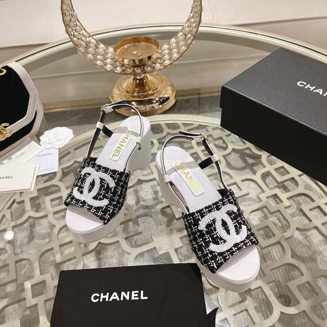 WEDGE SANDALS IN BLACK FABRIC WITH WHITE LOGO