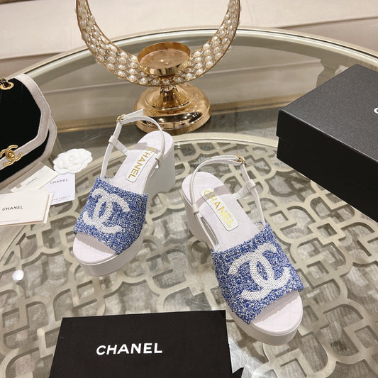 WEDGE SANDALS IN SAPPHIRE BLUE FABRIC WITH WHITE LOGO
