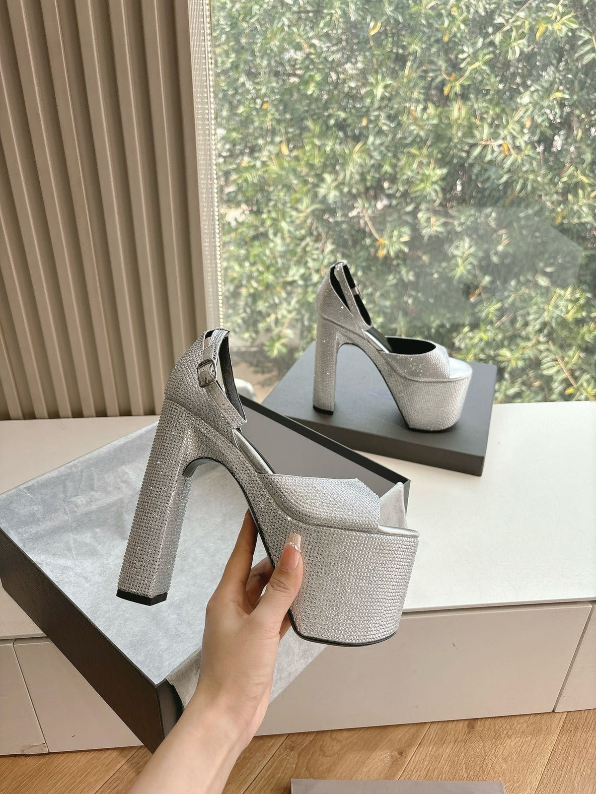 PLATFORM ANKLE STRAP HEELS IN SILVER METALLIC ATTACHED RHINESTONES CALFSKIN