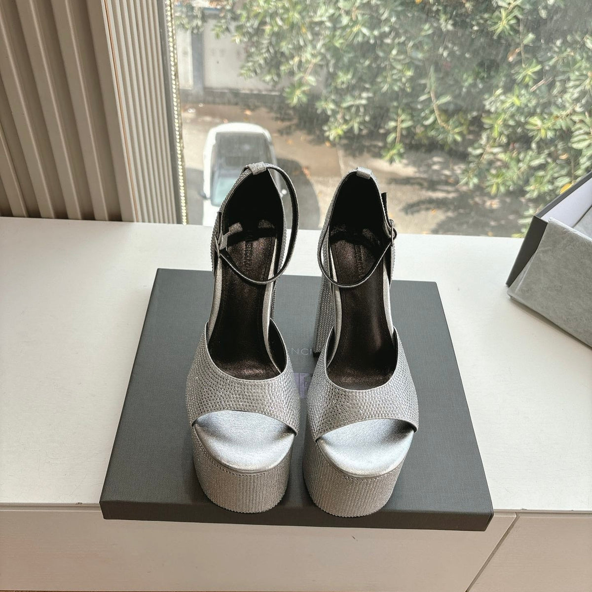 PLATFORM ANKLE STRAP HEELS IN SILVER METALLIC ATTACHED RHINESTONES CALFSKIN