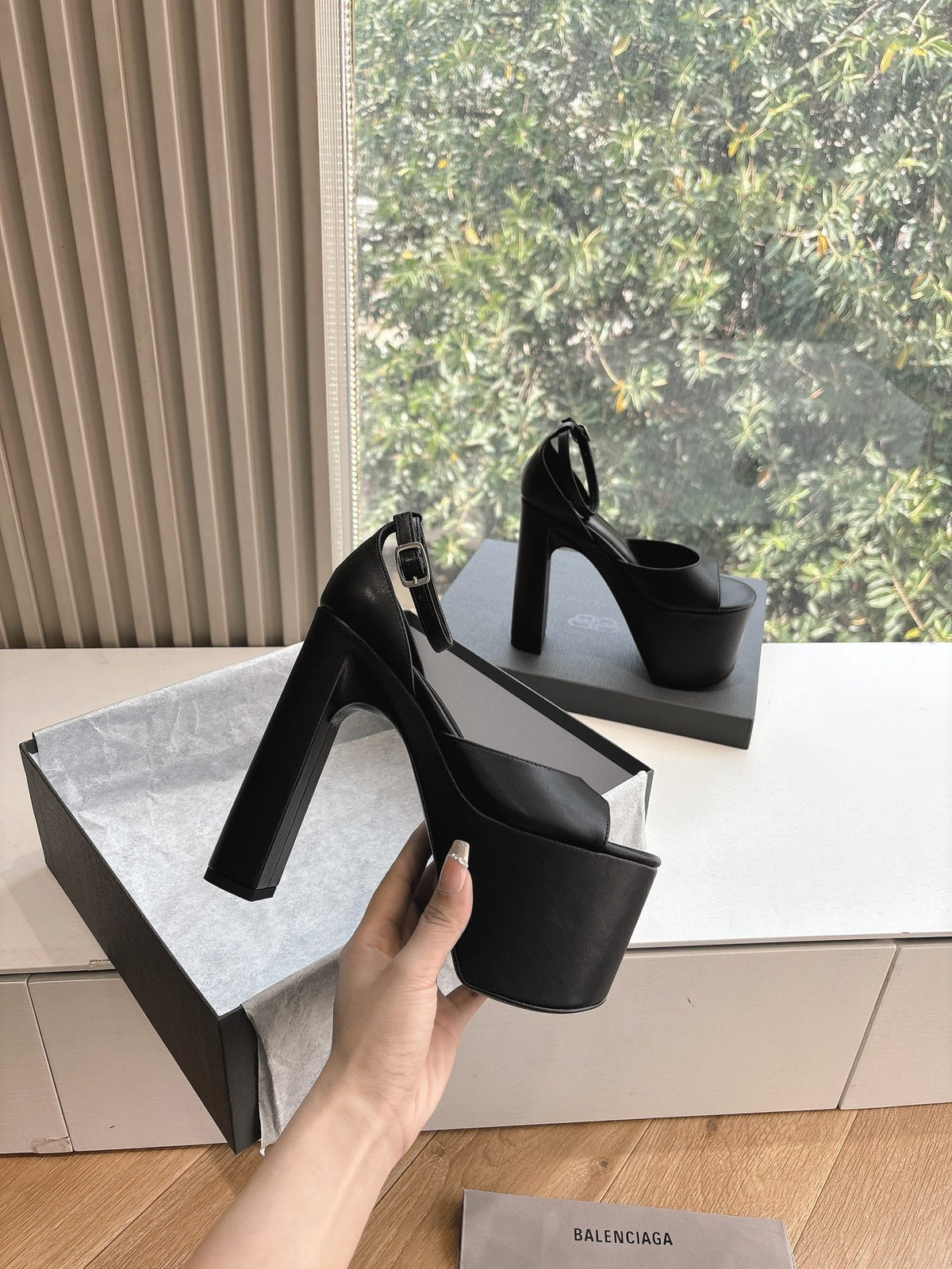 PLATFORM ANKLE STRAP HEELS IN BLACK SMOOTH CALFSKIN