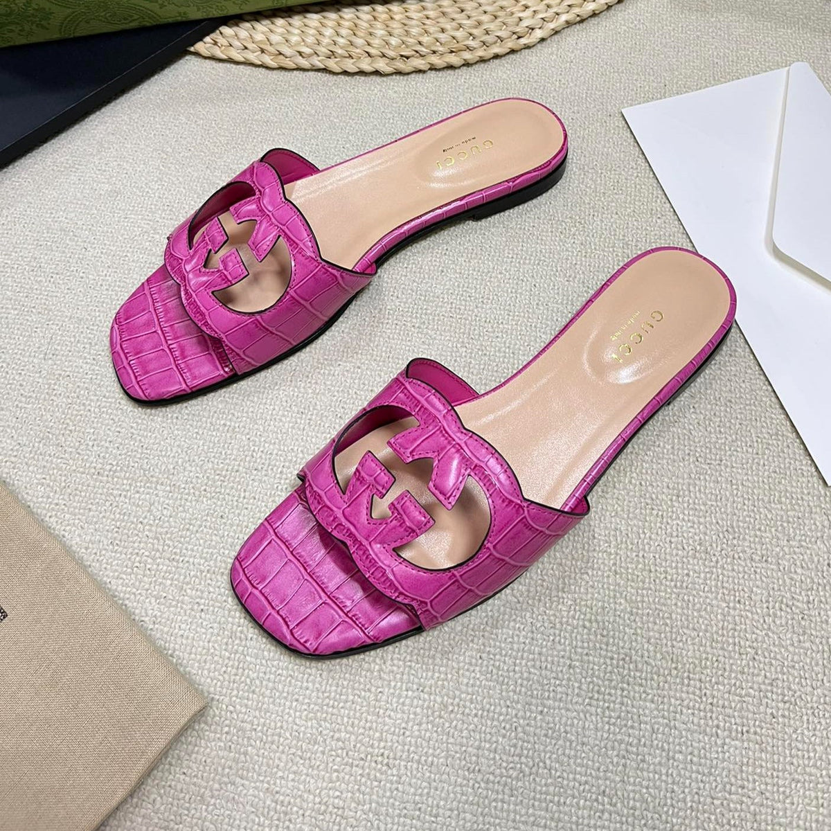 GG Cut Out Slide Sandals Pink