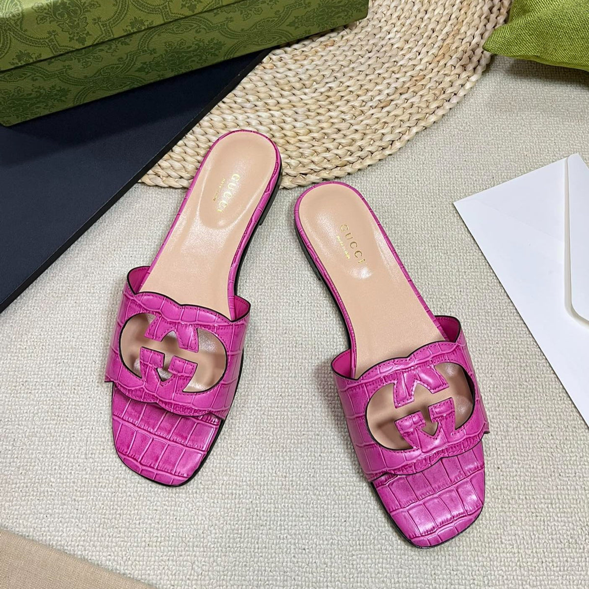 GG Cut Out Slide Sandals Pink