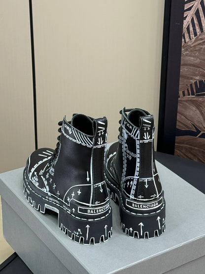 CHUNKY BOOTS IN BLACK SMOOTH CALFSKIN WHITE PRINT