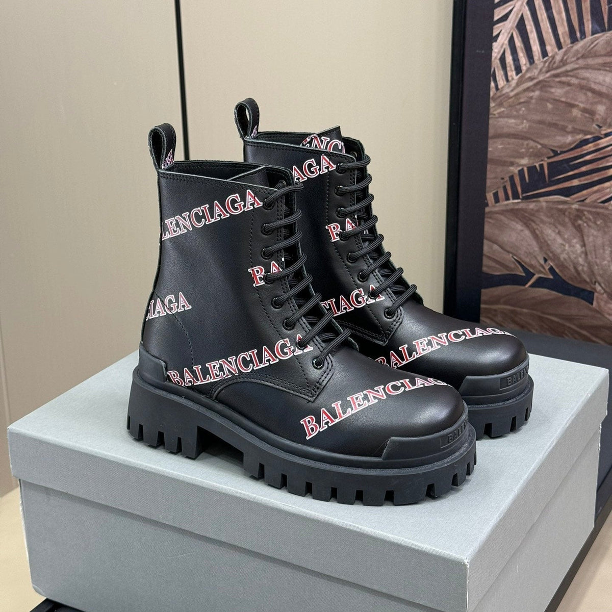 CHUNKY BOOTS IN BLACK SMOOTH CALFSKIN RED LOGO PRINT