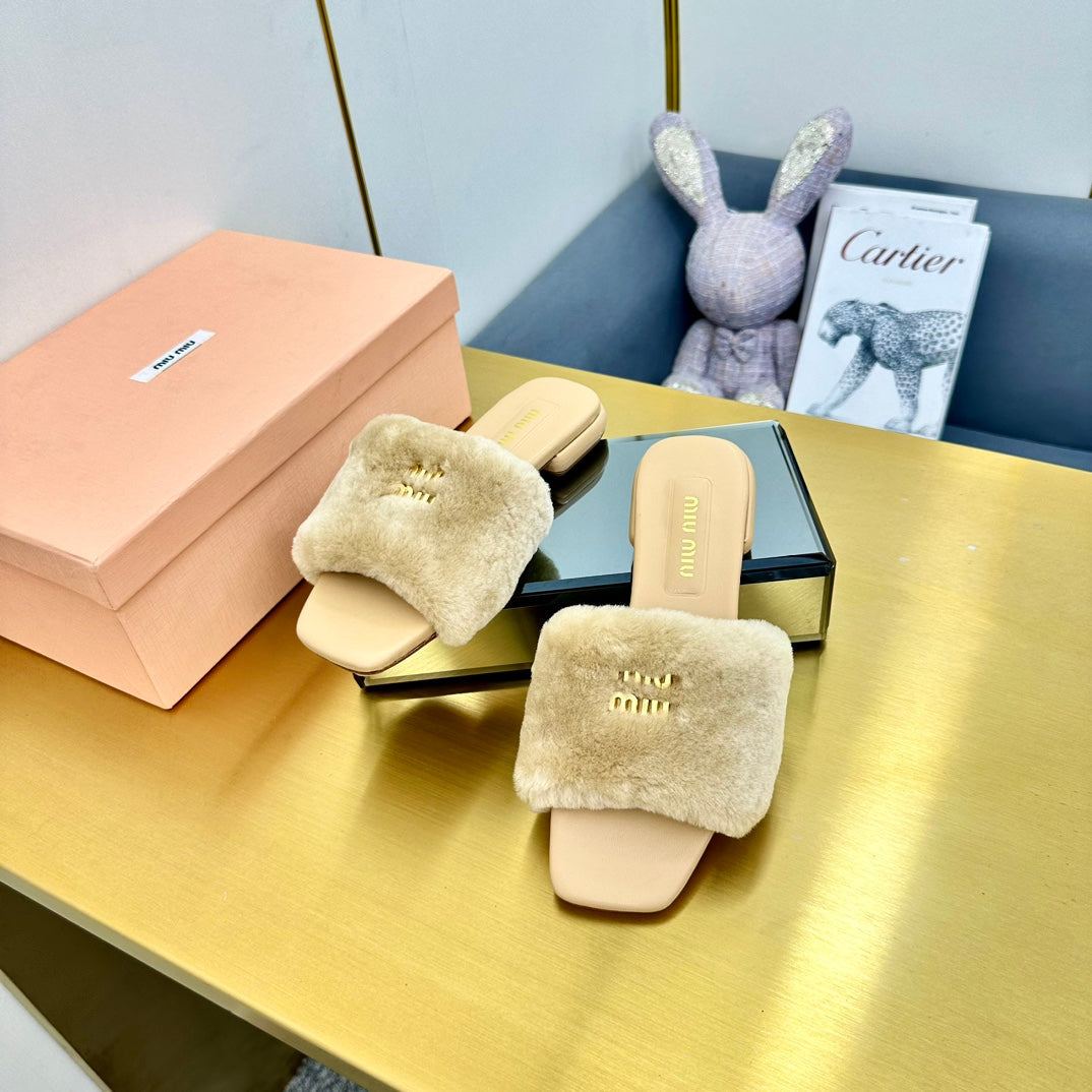 BEIGE SLIPPERS LAMB FUR